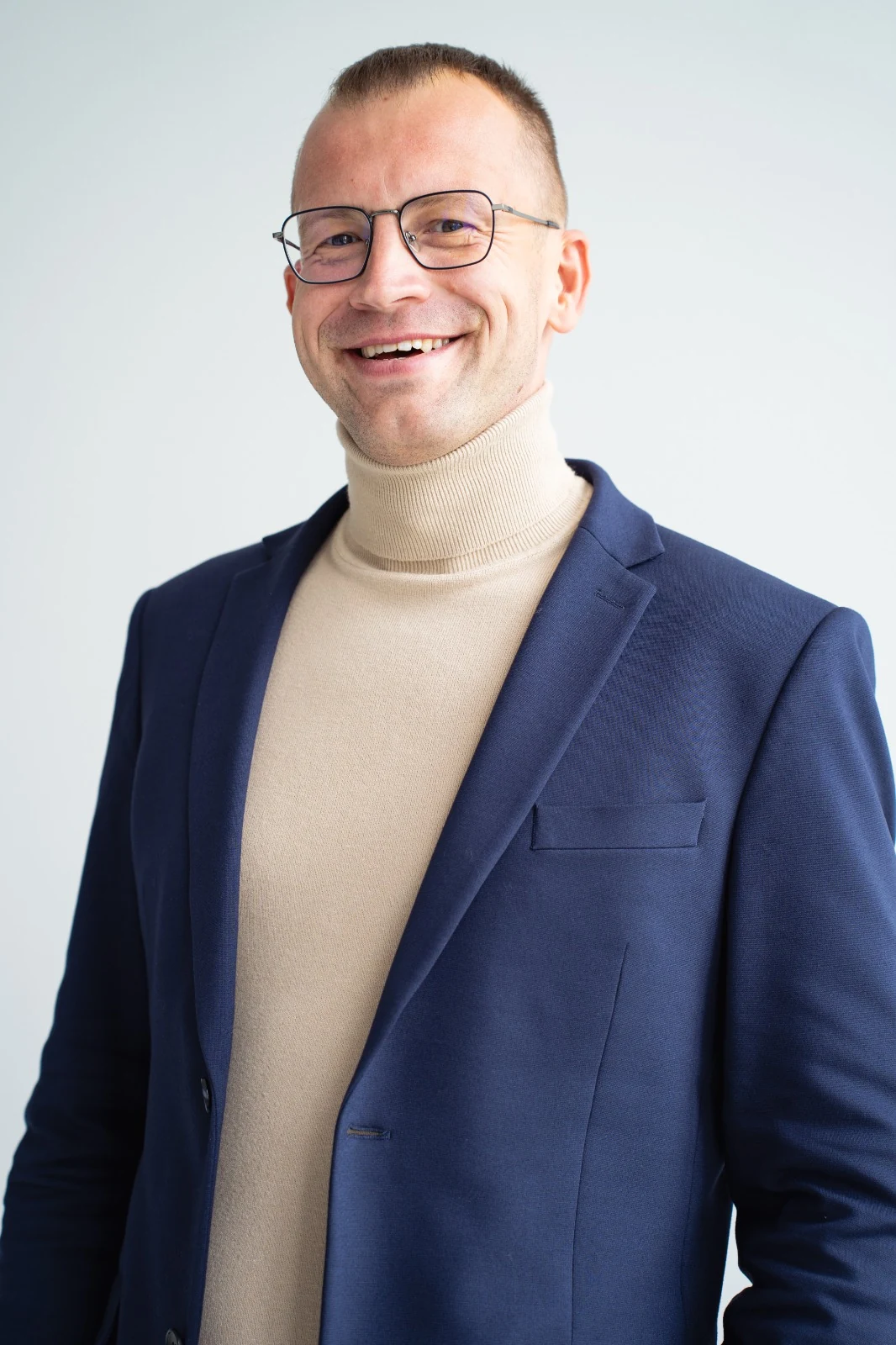 Jurijs Gončarovs, pārdošanas vadītājs